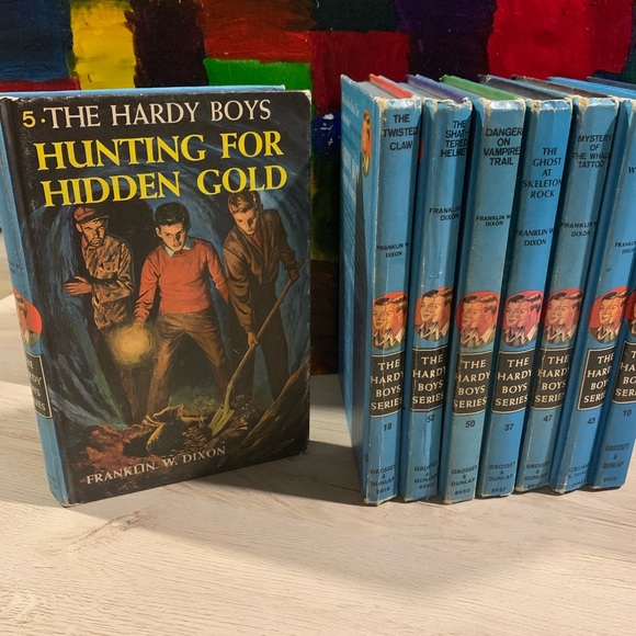 Hardy Boys Hardcover Book 📚 - Picture 7 of 13